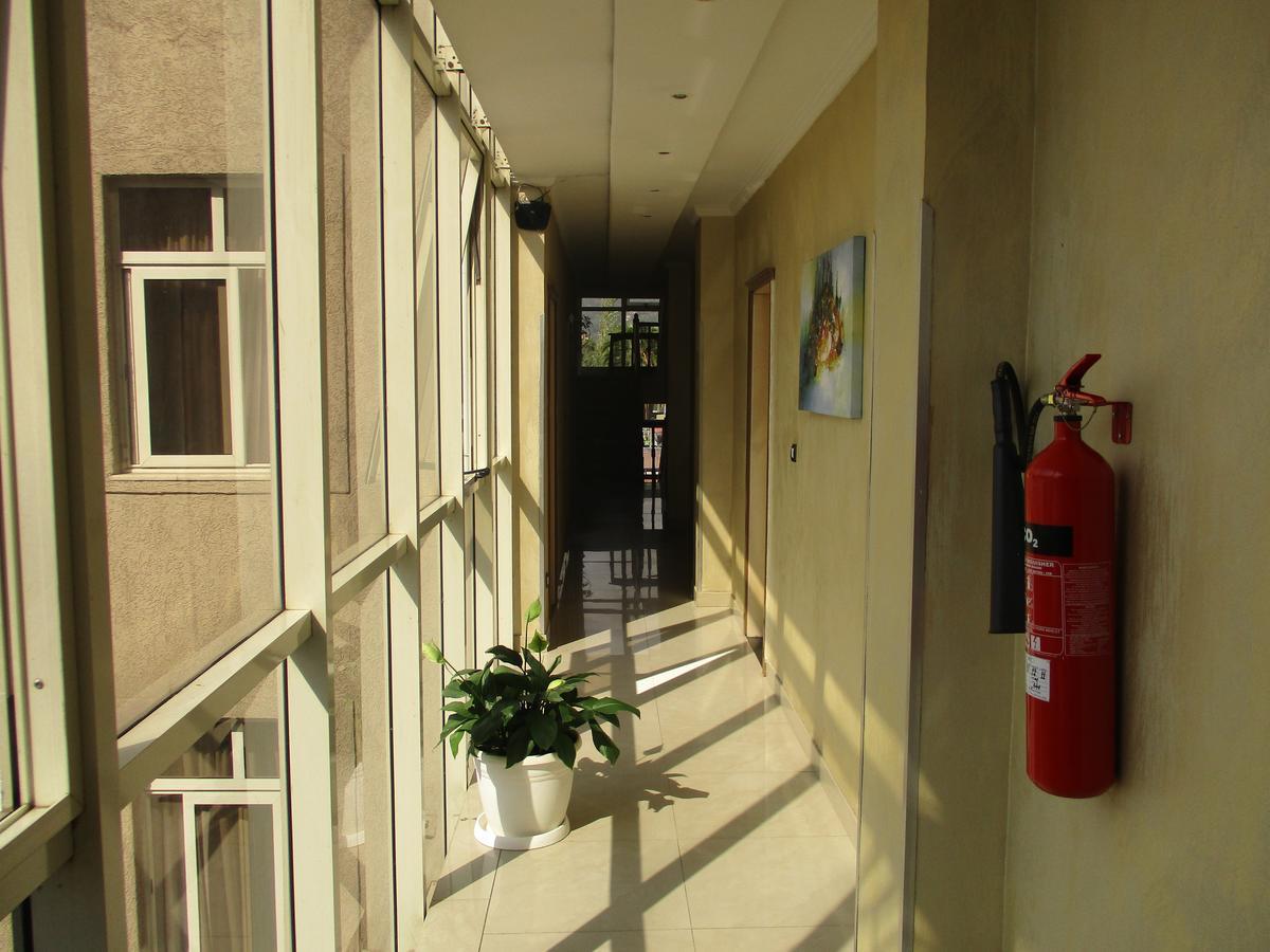 Stay Easy Hotel Addis Abeba Esterno foto